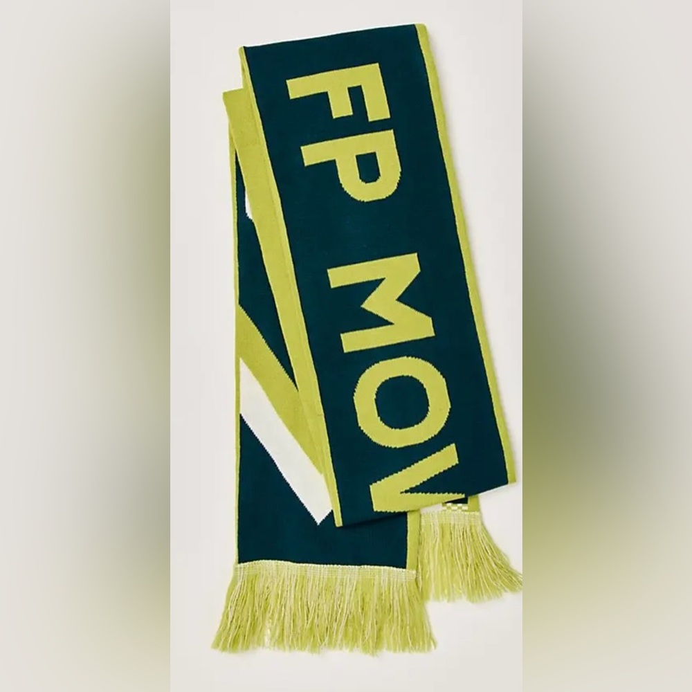 NWT Free People Movement Big League Reversible Logo Scarf in Honeydew 🍈 NWT $48 - Picture 5 of 8